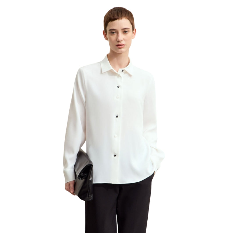 Olivia - Skjorte med knapdetaljer og klassisk krave