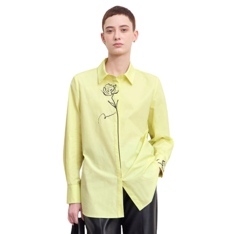 Isabella - Langærmet bluse med rosenbroderi og klassisk krave