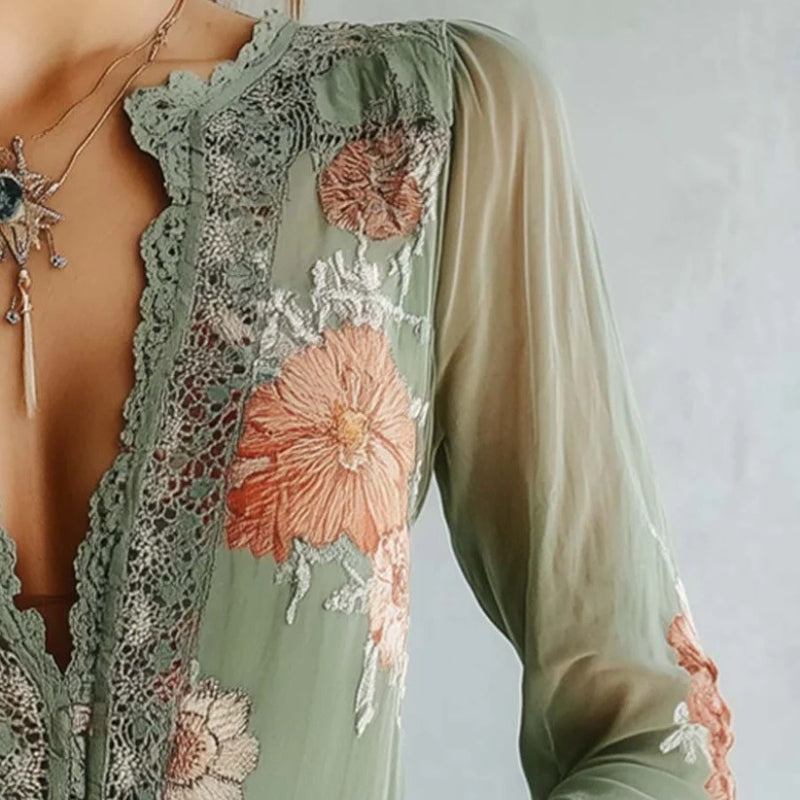 Daisy – Let Blomstret Bluse med V hals og Lange Ærmer