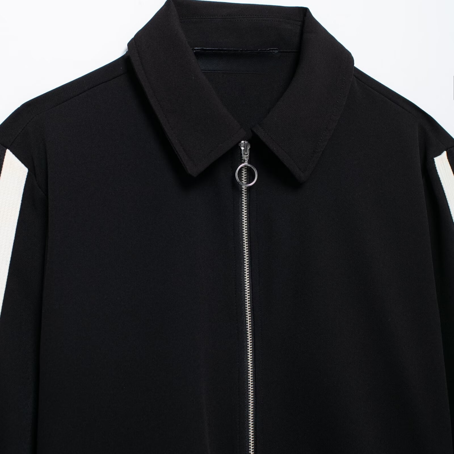 Lærke | Sporty Sæt med Kort Lynlåsjakke og Vide Bukser