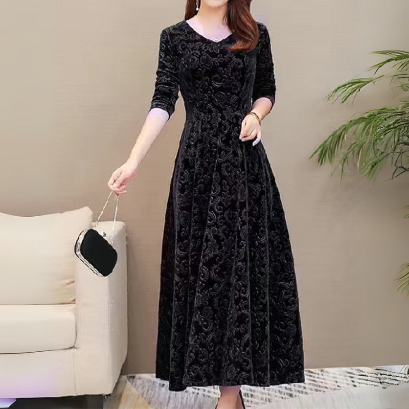 Sophia – Midikjole i Velour med V Hals og Lange Ærmer