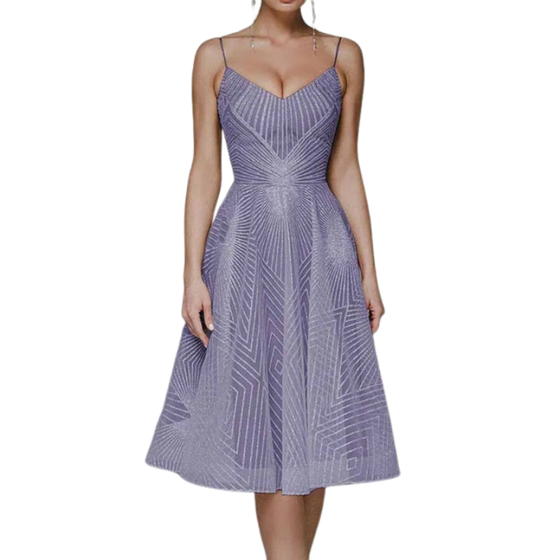 Freya – Elegant Kjole med Åben Ryg og Spaghettistropper