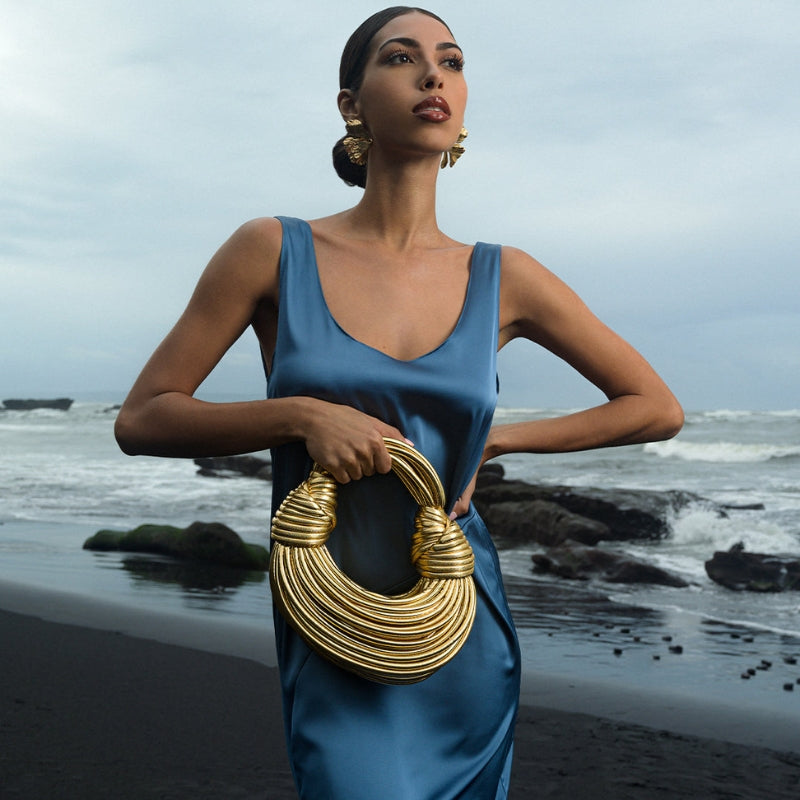 Naomi – Formet Håndtaske med Lynlås og Knudedetalje