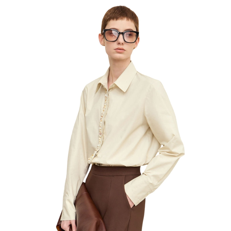 Luna - Langærmet bluse med perledetalje og skjulte knapper