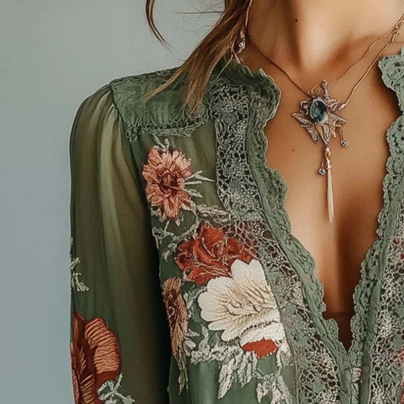 Daisy – Let Blomstret Bluse med V hals og Lange Ærmer