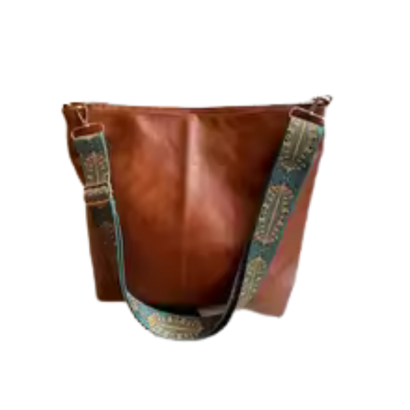 Emily – Skuldertaske med bred rem i bucket crossbody design