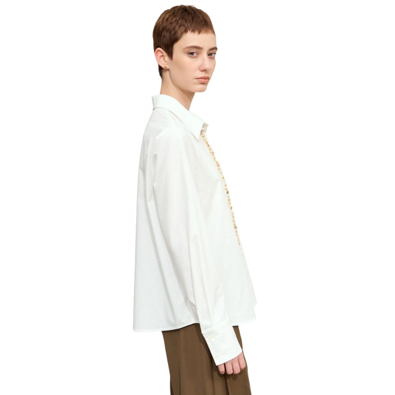 Luna - Langærmet bluse med perledetalje og skjulte knapper