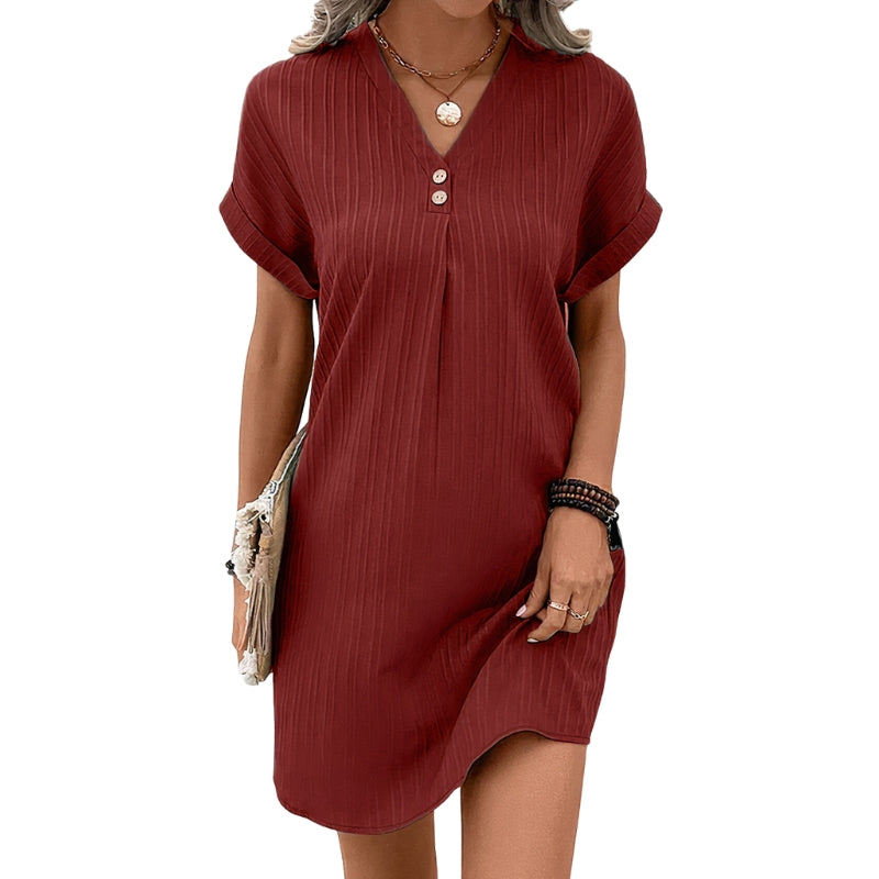 Amara - V halskjole med knapdetaljer og korte ærmer