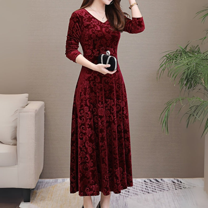 Sophia – Midikjole i Velour med V Hals og Lange Ærmer