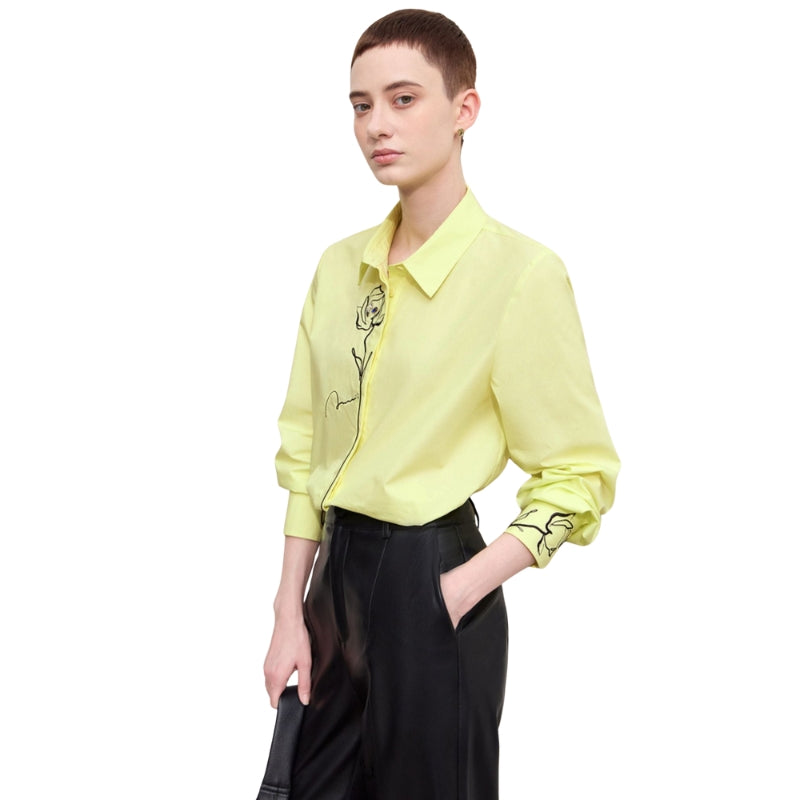 Isabella - Langærmet bluse med rosenbroderi og klassisk krave