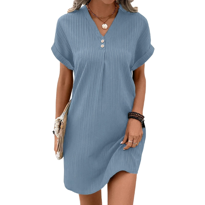 Amara - V halskjole med knapdetaljer og korte ærmer