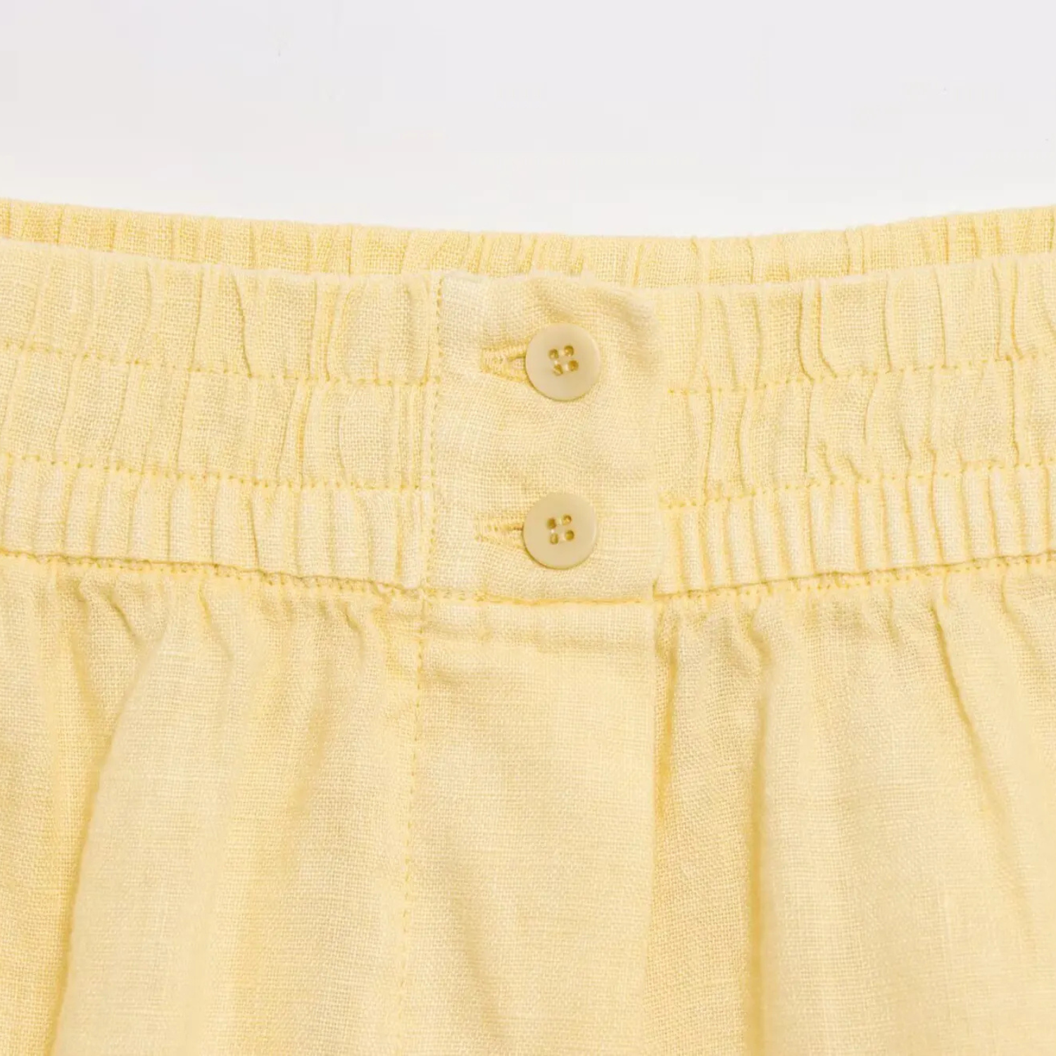 Agnes | Mode Sæt med Højtaljede Shorts og Løs Skjorte