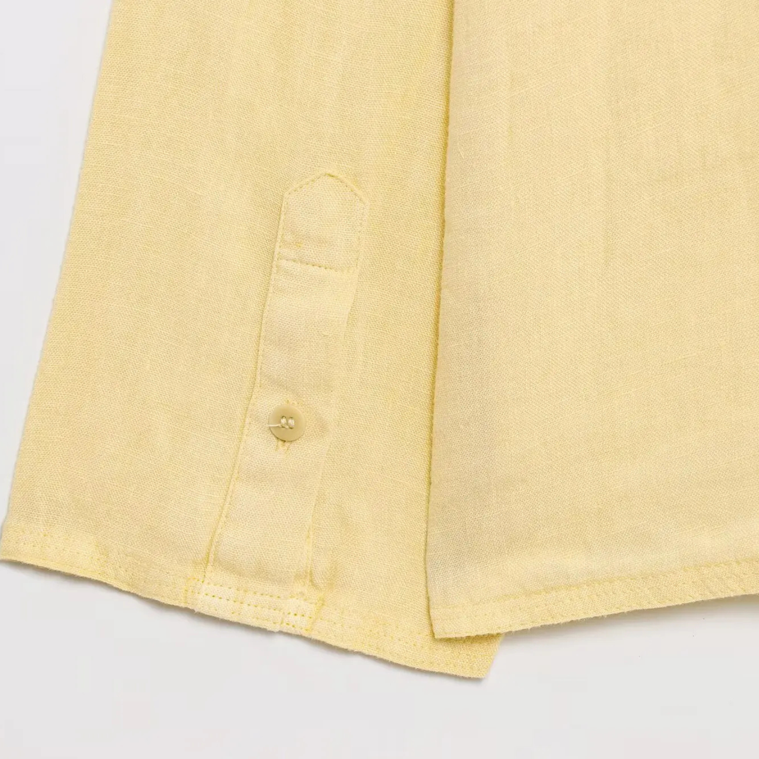 Agnes | Mode Sæt med Højtaljede Shorts og Løs Skjorte