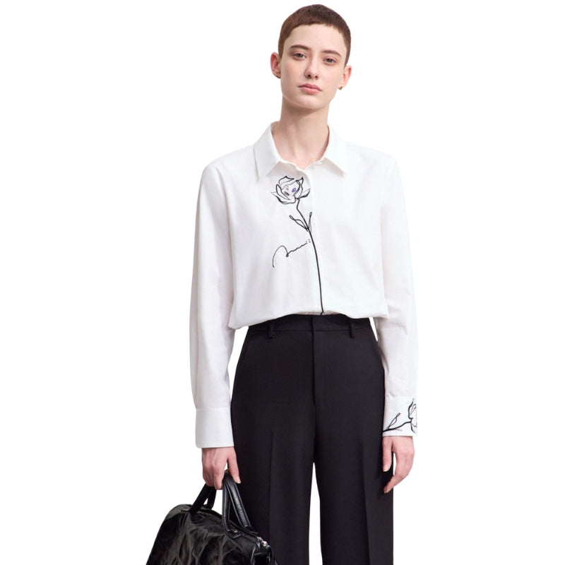 Isabella - Langærmet bluse med rosenbroderi og klassisk krave